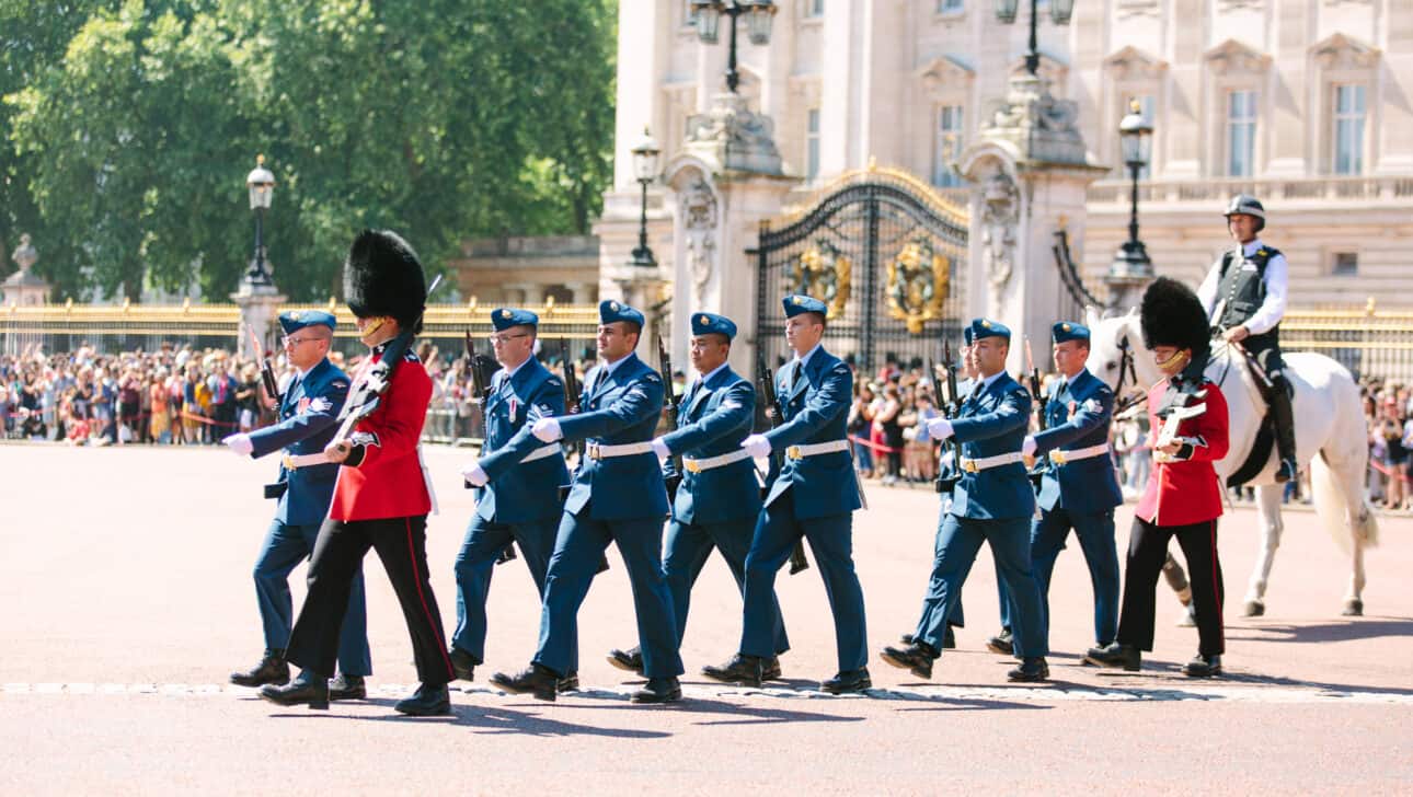 London, Attractions, Buckingham Palace, London-Buckingham-Palace-Slider1.